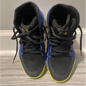 Under Armour size 4.5 boys shoes